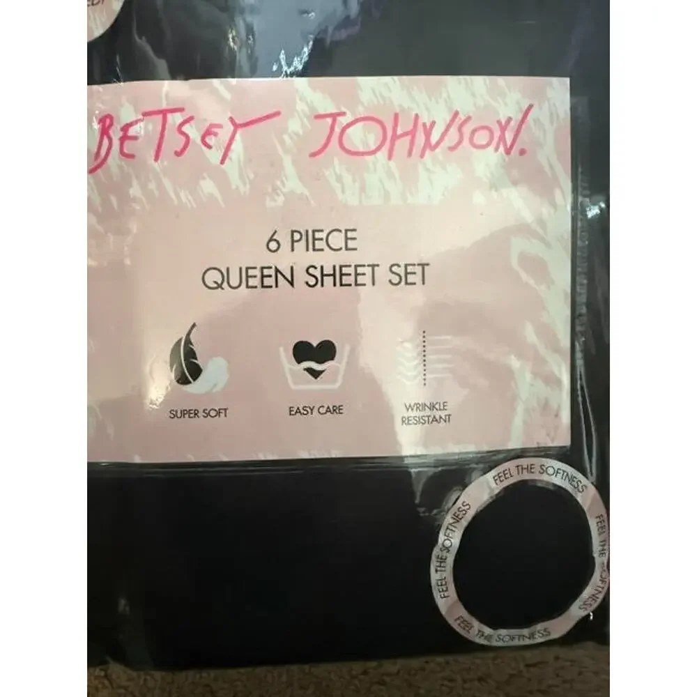 Betsey Johnson Heart Embossed Black Queen Sheet 6 pc. Set Bonus Pillowcases NEW